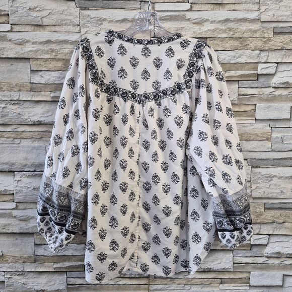 Old Navy Blouse Size XL White Peasant Long Sleeve Cottagecore Folk Print - Picture 2 of 10